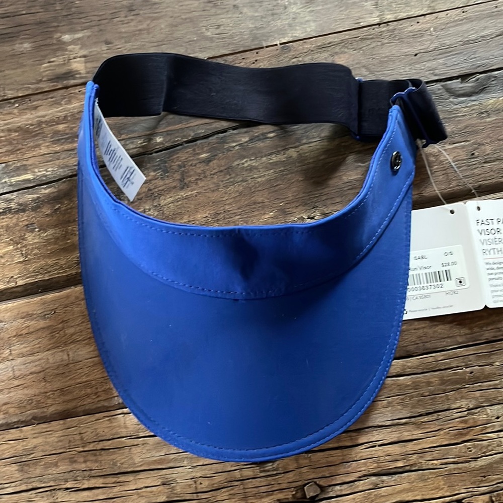 Lululemon fast paced run visor